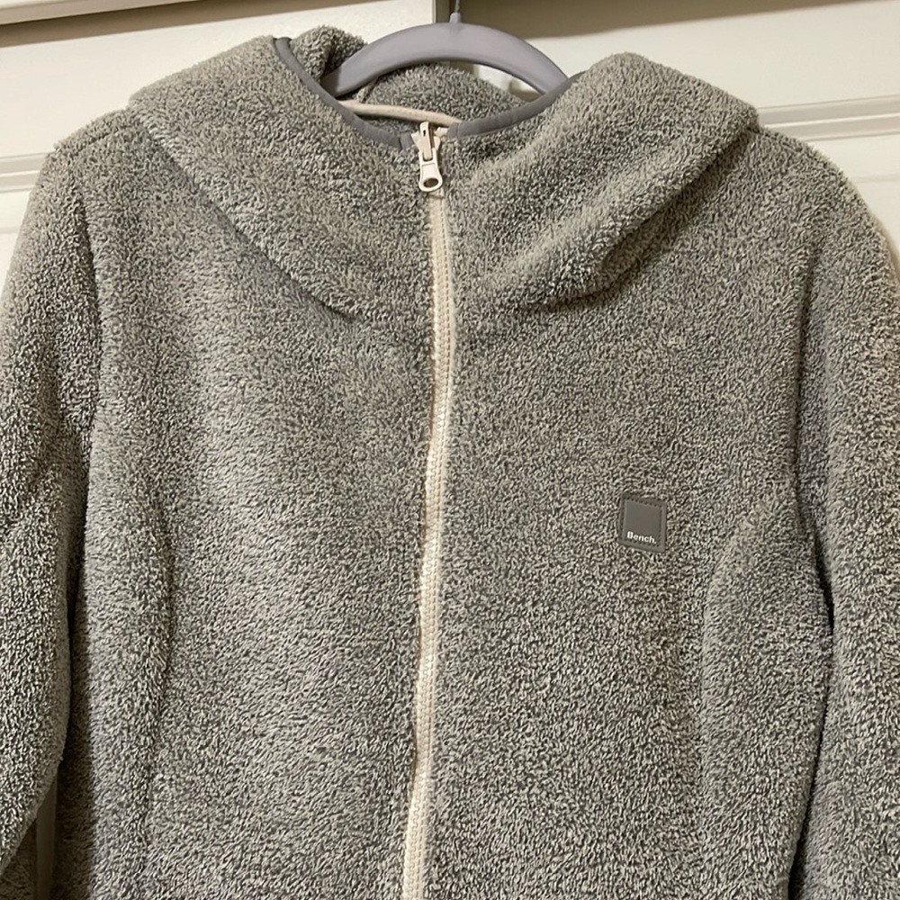 Bench. tan fuzzy fleece zip jacket. Women’s medium